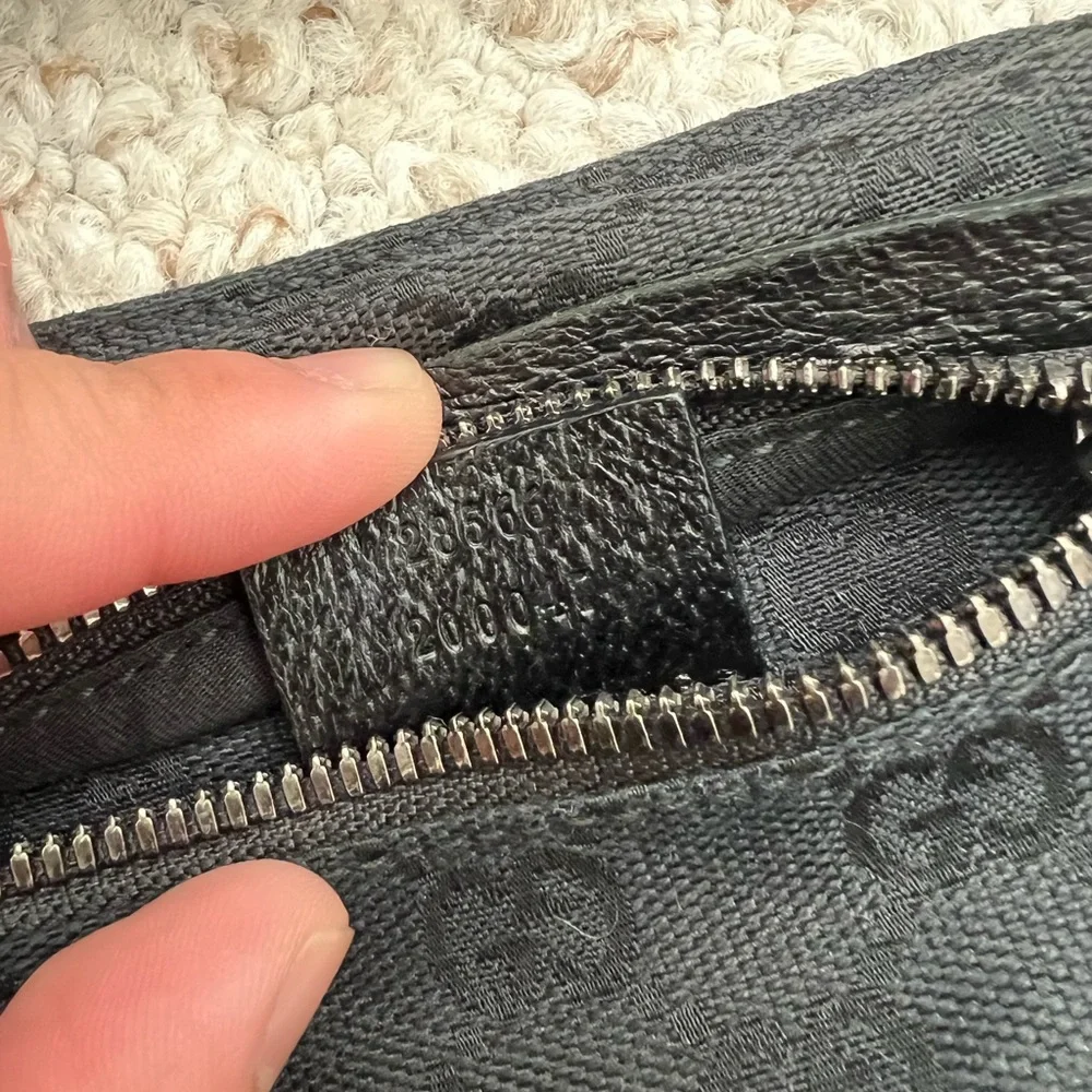 Gucci Black Belt Bag with Dual Pockets - Picture 6 of 9